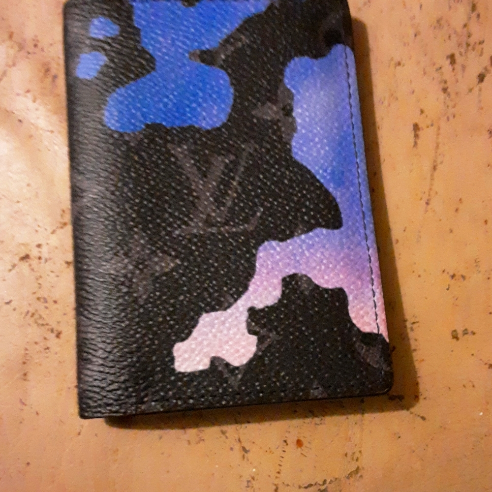 Louis vuitton unisex wallet